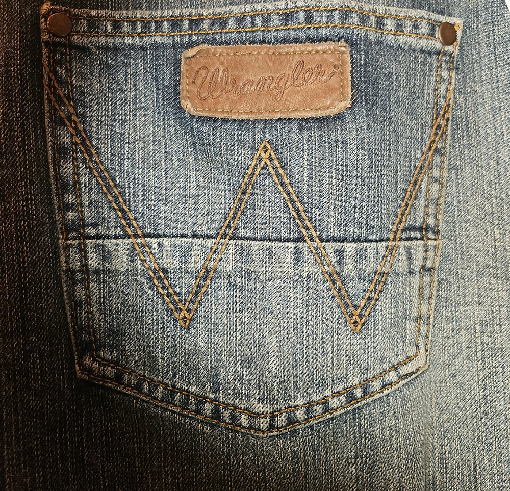 Wrangler Men's Slim Straight Jeans in Medium Blue with Tan Details